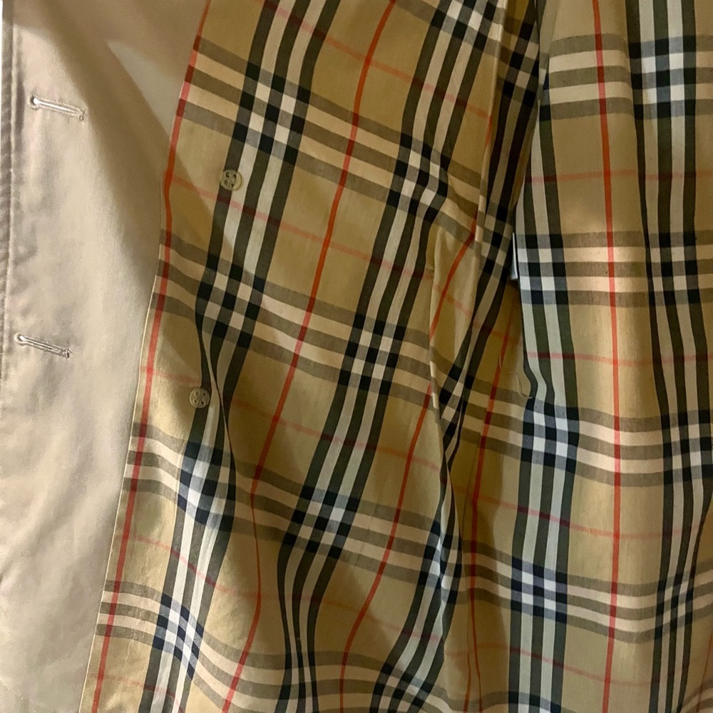 Vintage Burberry Trench - Picture 4 of 10
